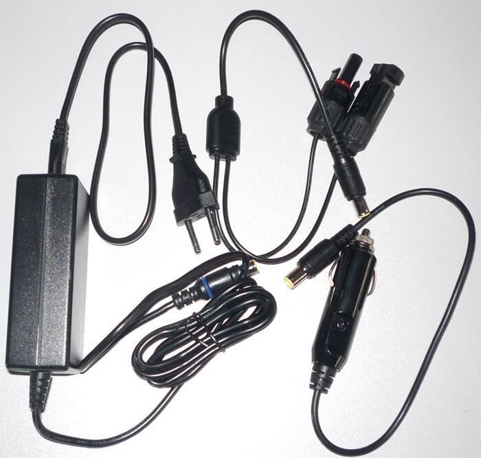 Nabíjacia stanica J300 (300W) powerbank (R991)