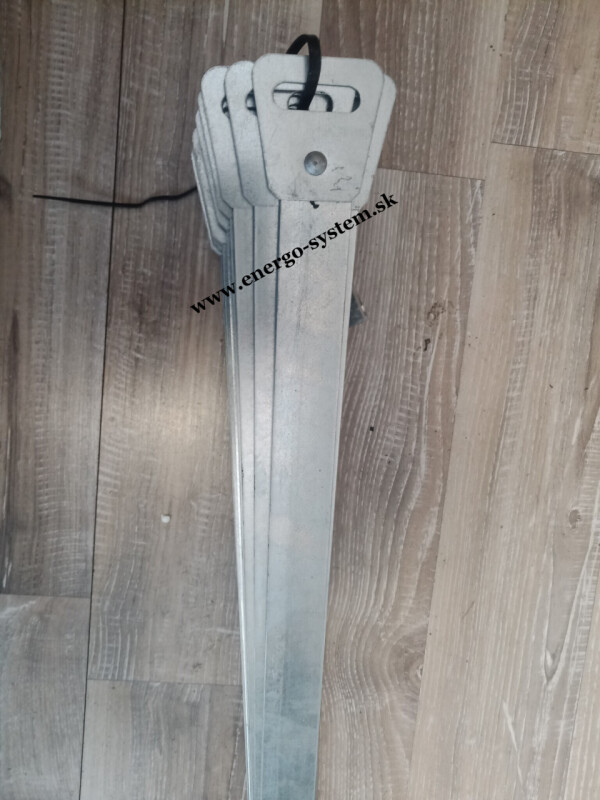 Pás na uchytenie zvodu pozinkovaný 30mm x 1,4m 