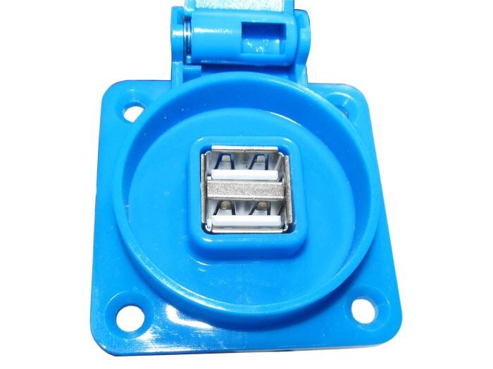 Vstavaná panelová zásuvka EZ20 2XUSB 2,1A (D255R)
