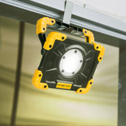 LED reflektor s akumulátorom 5W 500lm art.nr. 18645