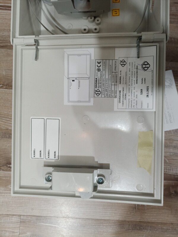 Poistková skriňa na stĺp Hasma SPP 2 C IV P21 (3x PN000) vrátane úchytu , energetický zámok
