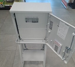 Staveniskový rozvádzač RB-4/32A/3x16A/KS Incobex R6E33-0001-001 (1x32A/5pól. , 1x16A/5pól. + 2x 16A/250V)